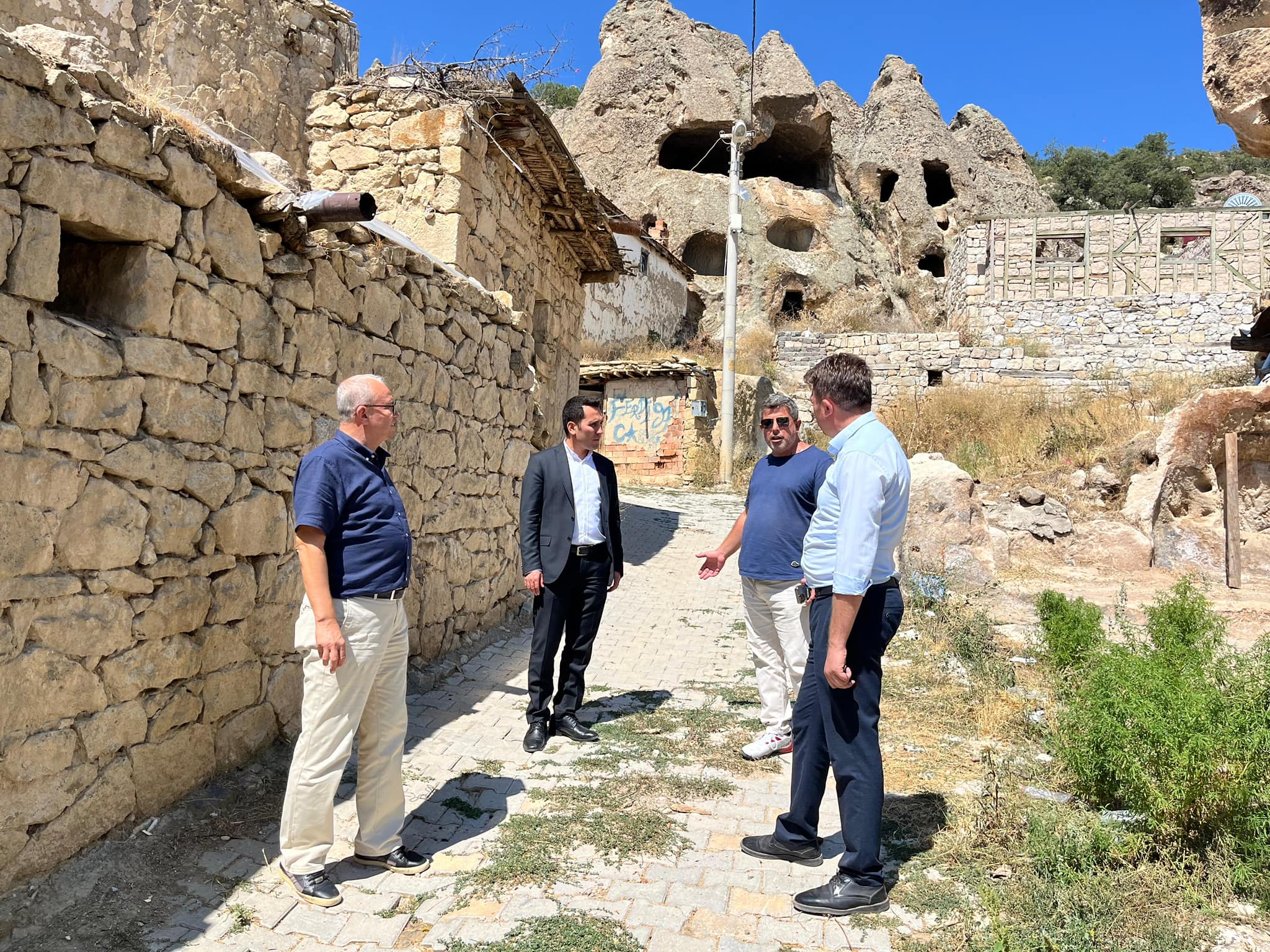 Kaymakam Bildirici Ayazini ve Yaylabağı'nda Ziyaretler Gerçekleştirdi