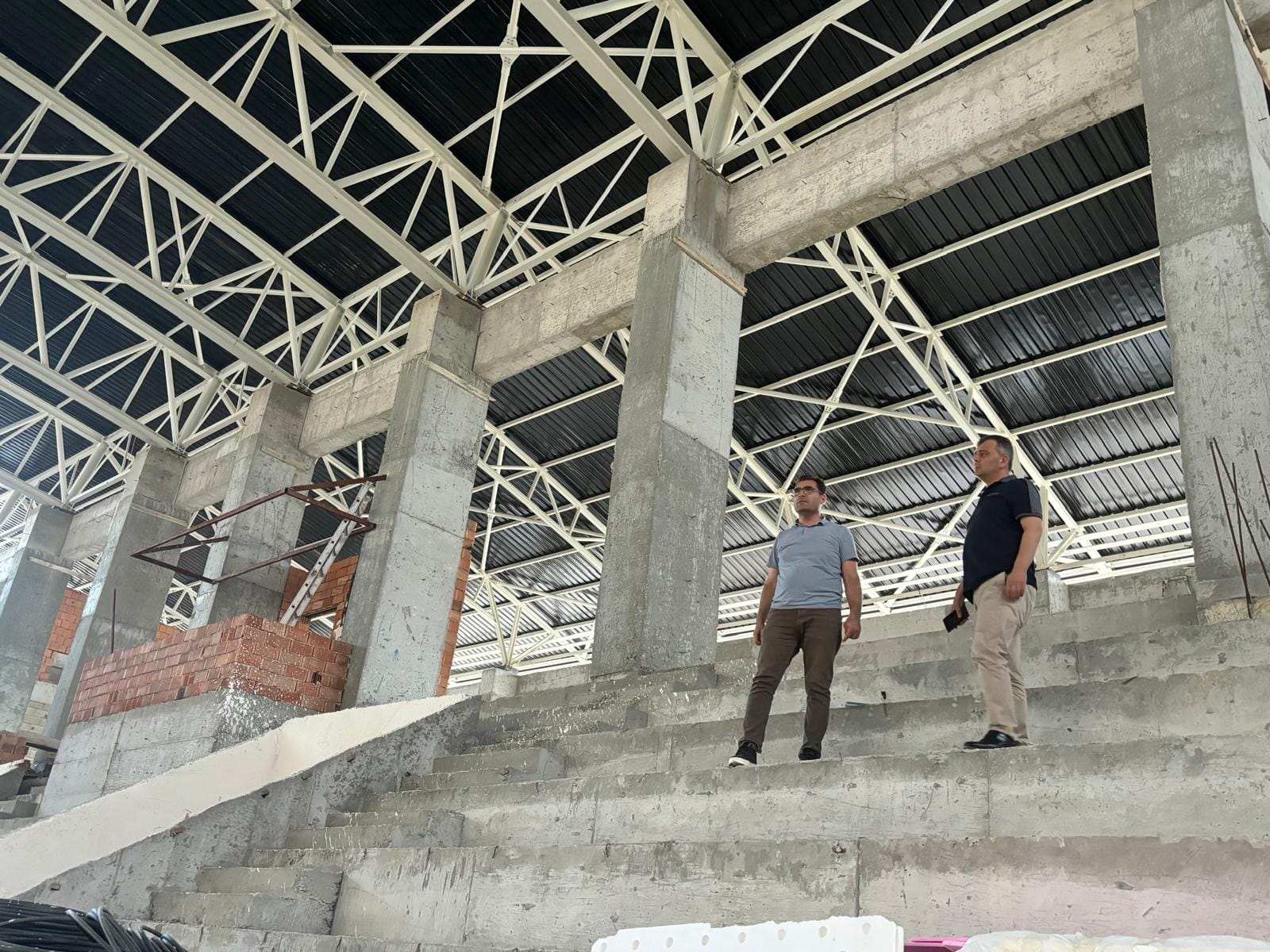 Emirdağ Kapalı Spor Salonu İnşaatı Tüm Hızıyla Devam Ediyor