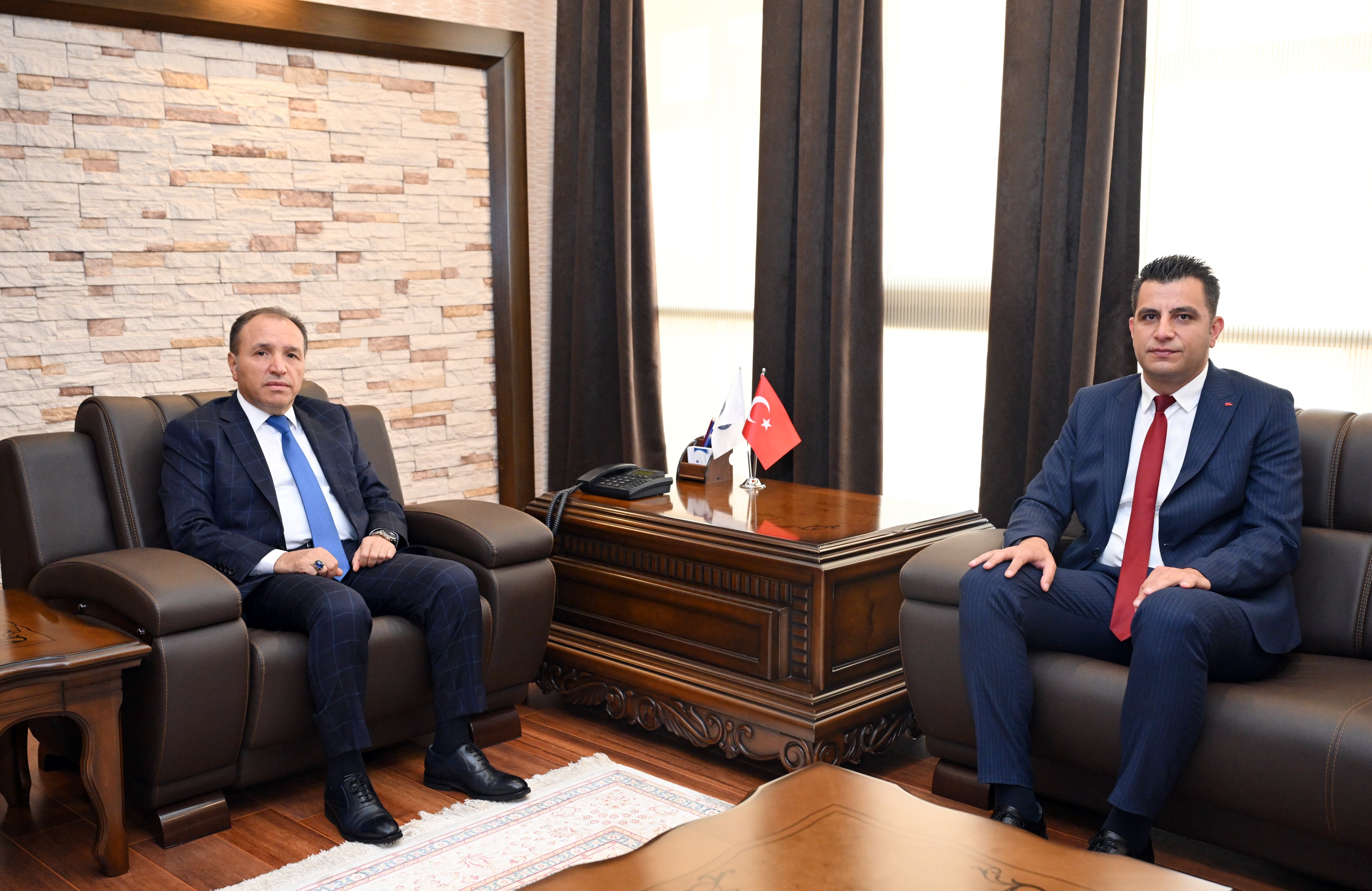 Başkan Yardımcısı Kasapoğlu  Rektör Karakaş’ı Ziyaret Etti
