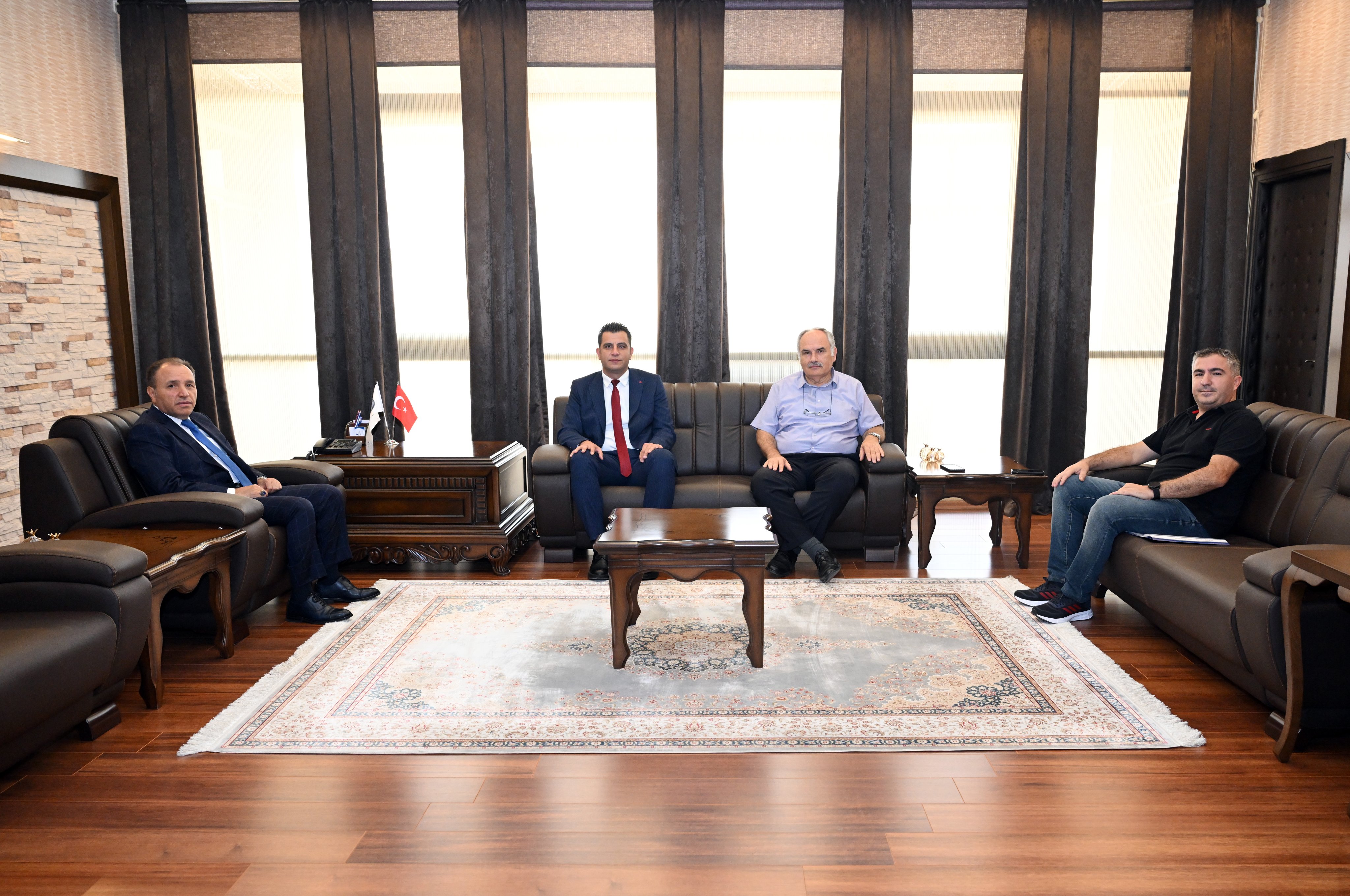 Başkan Yardımcısı Kasapoğlu  Rektör Karakaş’ı Ziyaret Etti