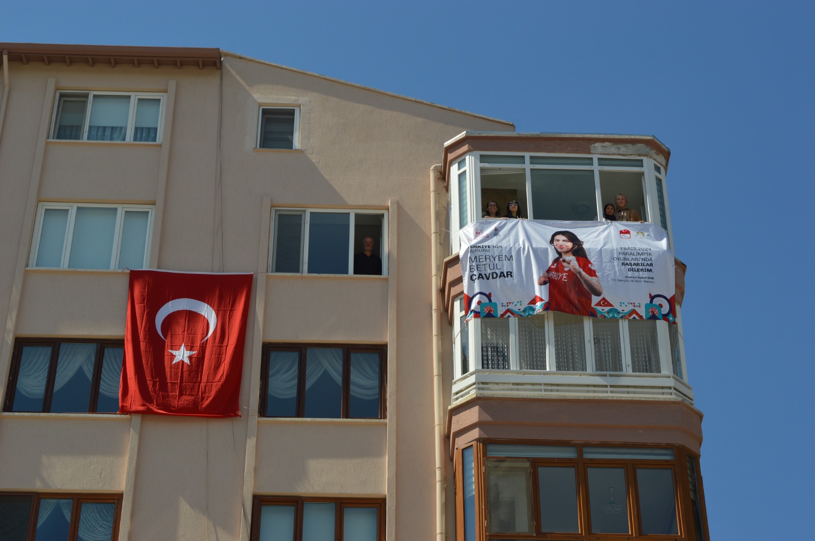 Afyonlu Sporcuya Bakan Bak’tan Tam Destek