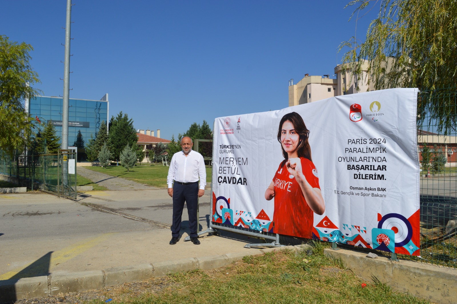 Afyonlu Sporcuya Bakan Bak’tan Tam Destek