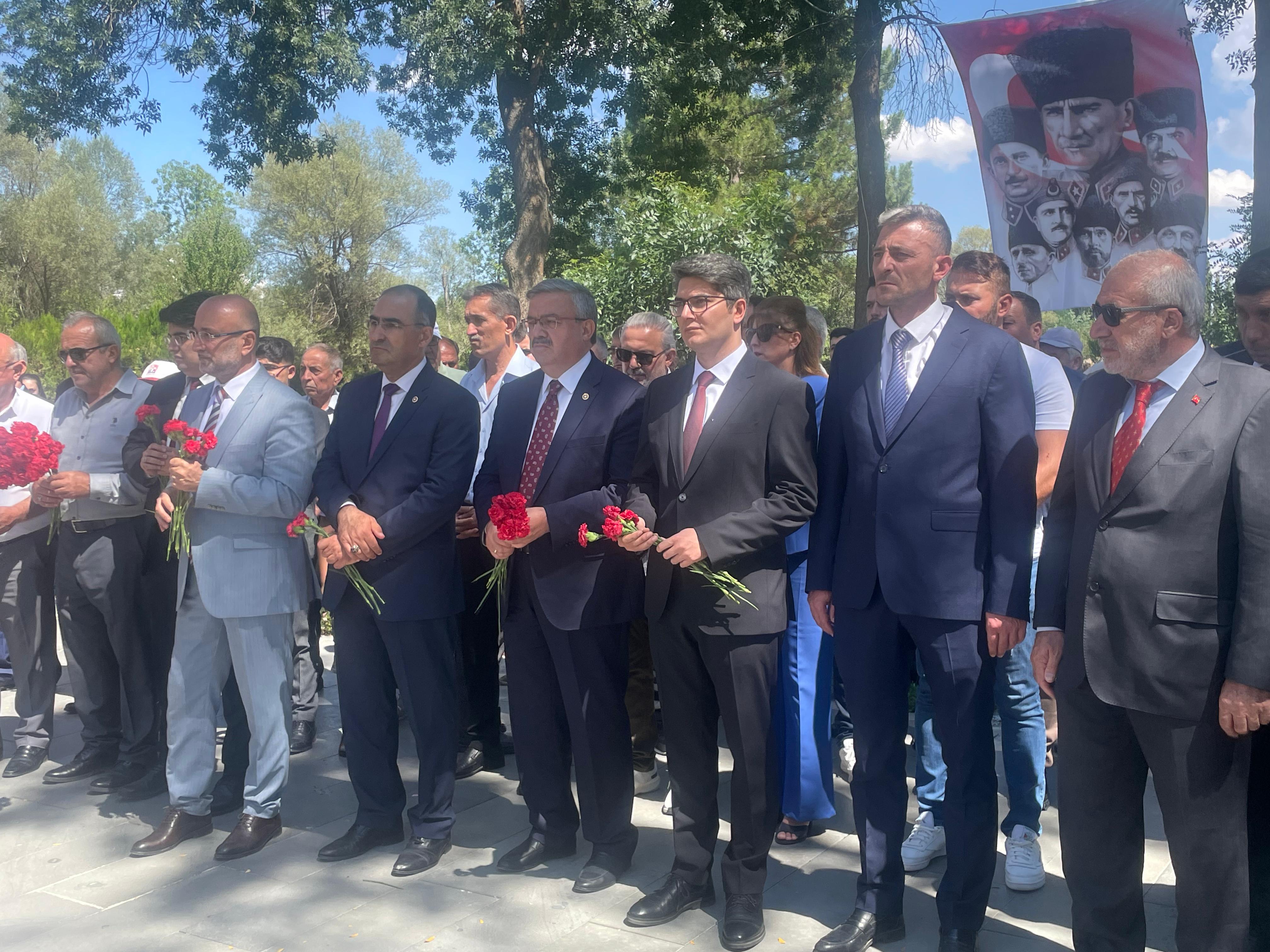 Yıldırım Kemal Şehitliğinde Kahraman Mehmetçik Yâd Edildi