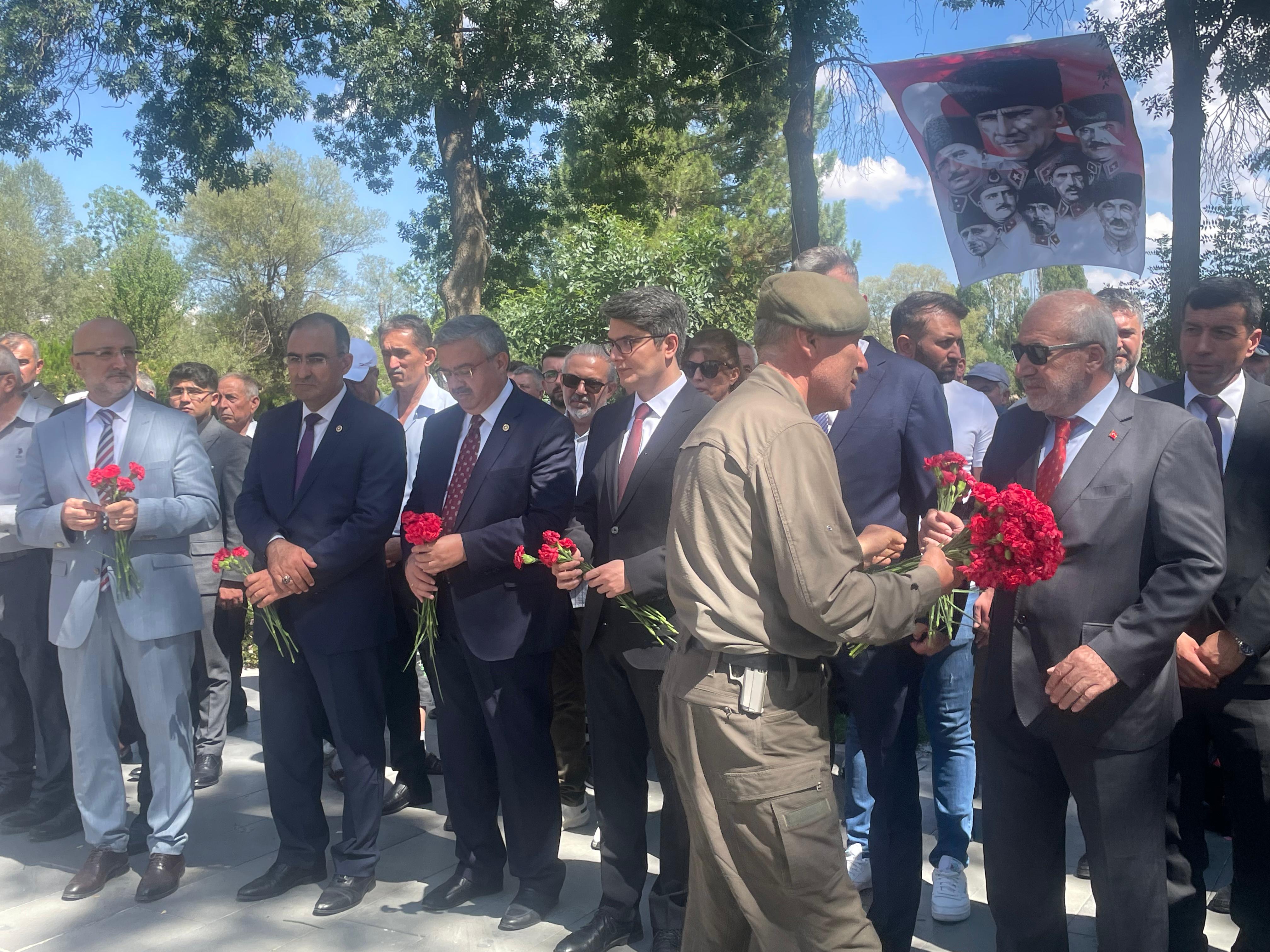 Yıldırım Kemal Şehitliğinde Kahraman Mehmetçik Yâd Edildi