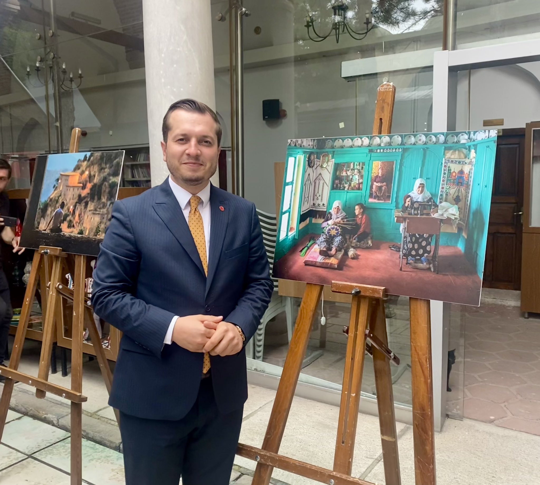 Başkan  Karataş Ziyaretiyle Kültür ve Sanata Verdiği Önemi Bir Kez Daha Vurguladı