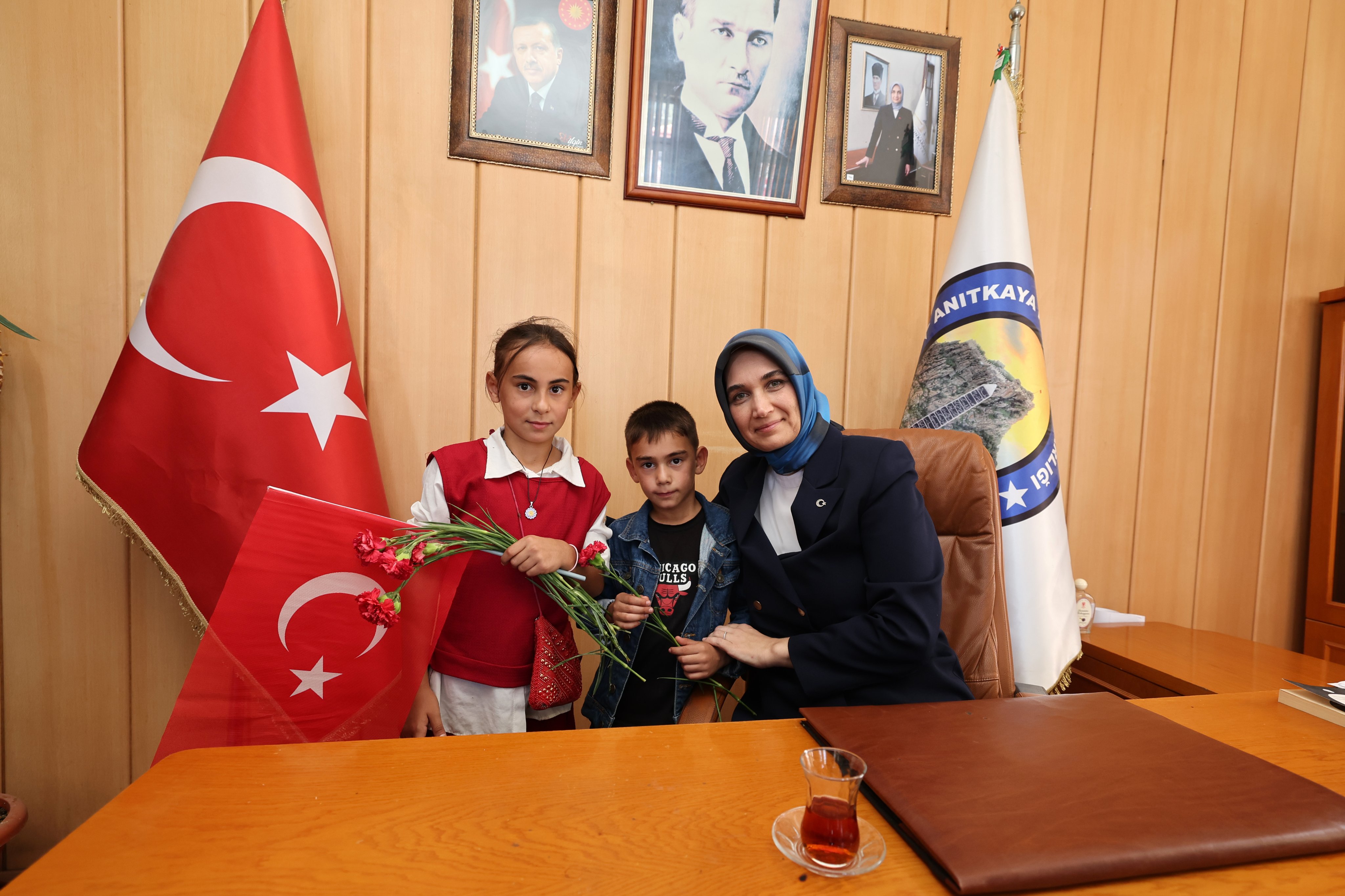 Devlet Anaya Sevgi Seli Anıtkayalı Çocuklardan Yoğun İlgi