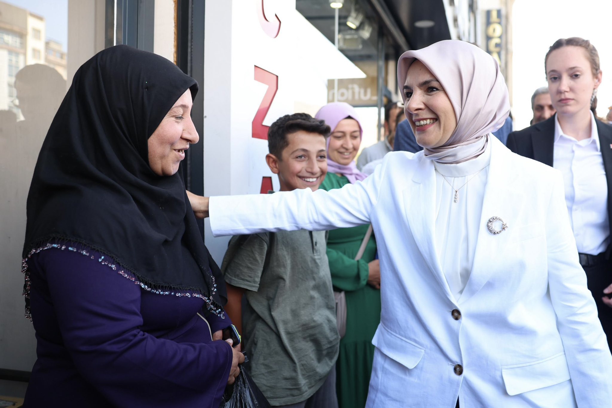 BAKAN ÖZDEMİR VE BAKAN GÜLER’DEN ESNAF ZİYARETİ
