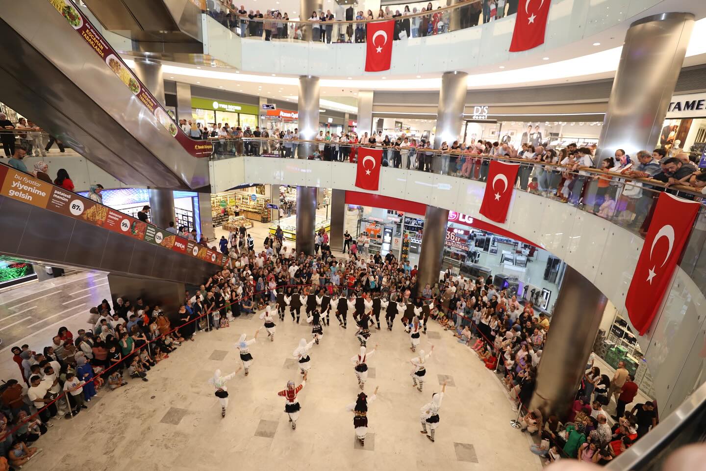 Afyon’da  Zafer Haftası Coşkusu  Park Afyon'da Yaşandı