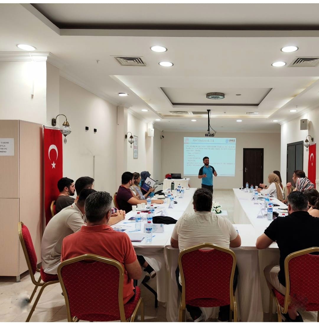 AFETLERİN BORDO BERELİLERİ UMKE HER YERDE