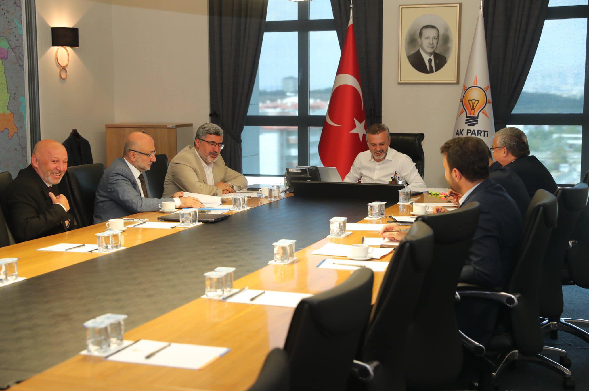 AK PARTİ AFYON HEYETİNDEN TEŞKİLAT BAŞKANI KANDEMİR'E ZİYARET
