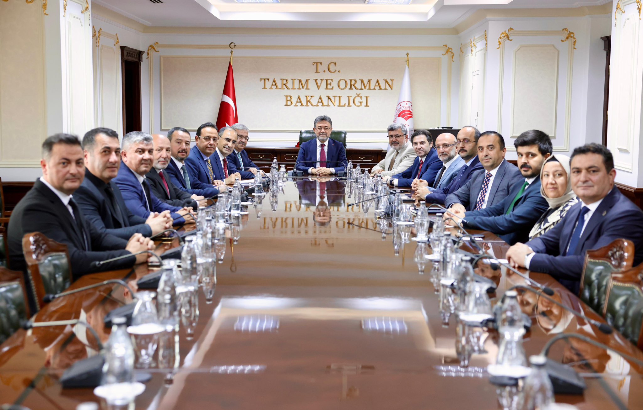 AK Parti Heyeti Bakan Yumaklı İle Görüştü