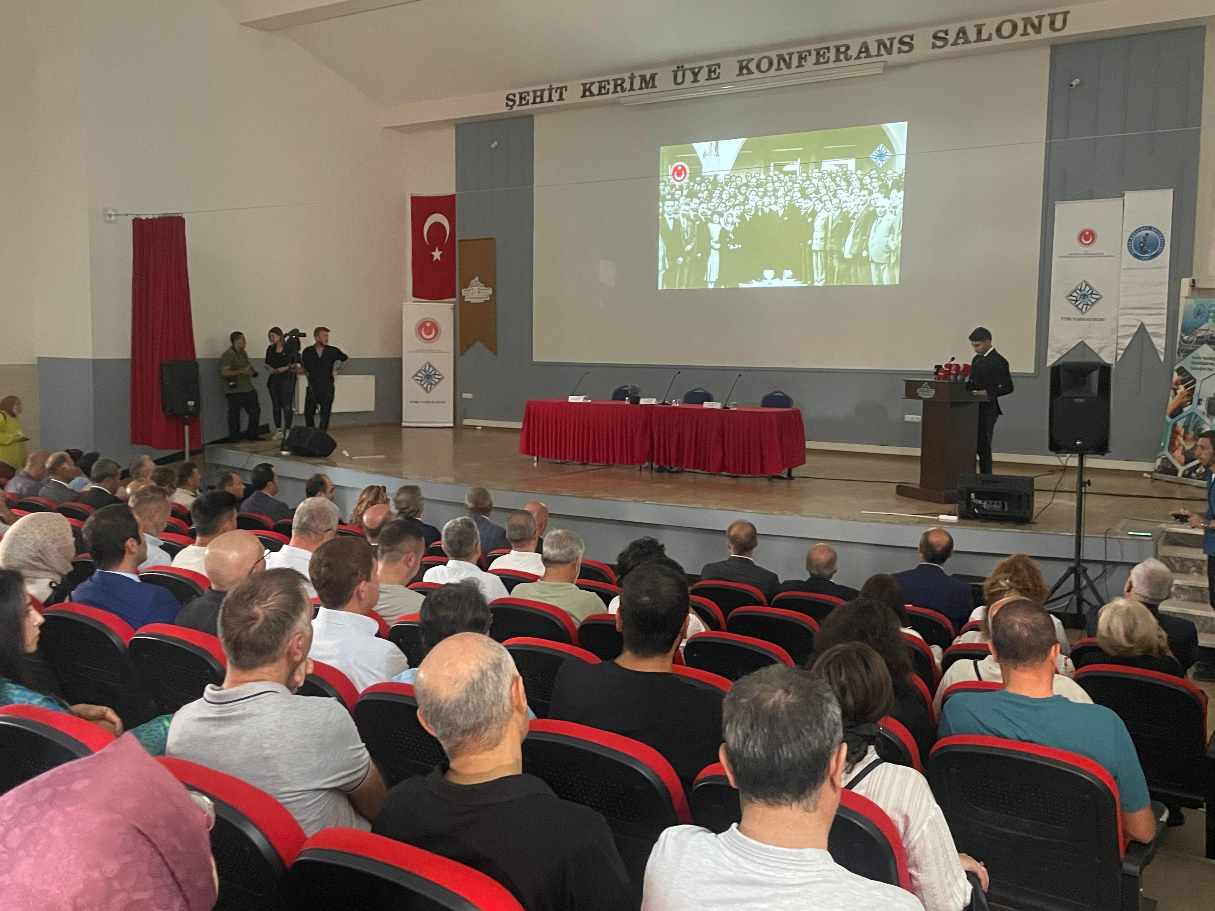 Afyonkarahisar'da "Türk Tarihinin Dönüm Noktası: Büyük Taarruz ve 30 Ağustos" Paneli Gerçekleştirildi
