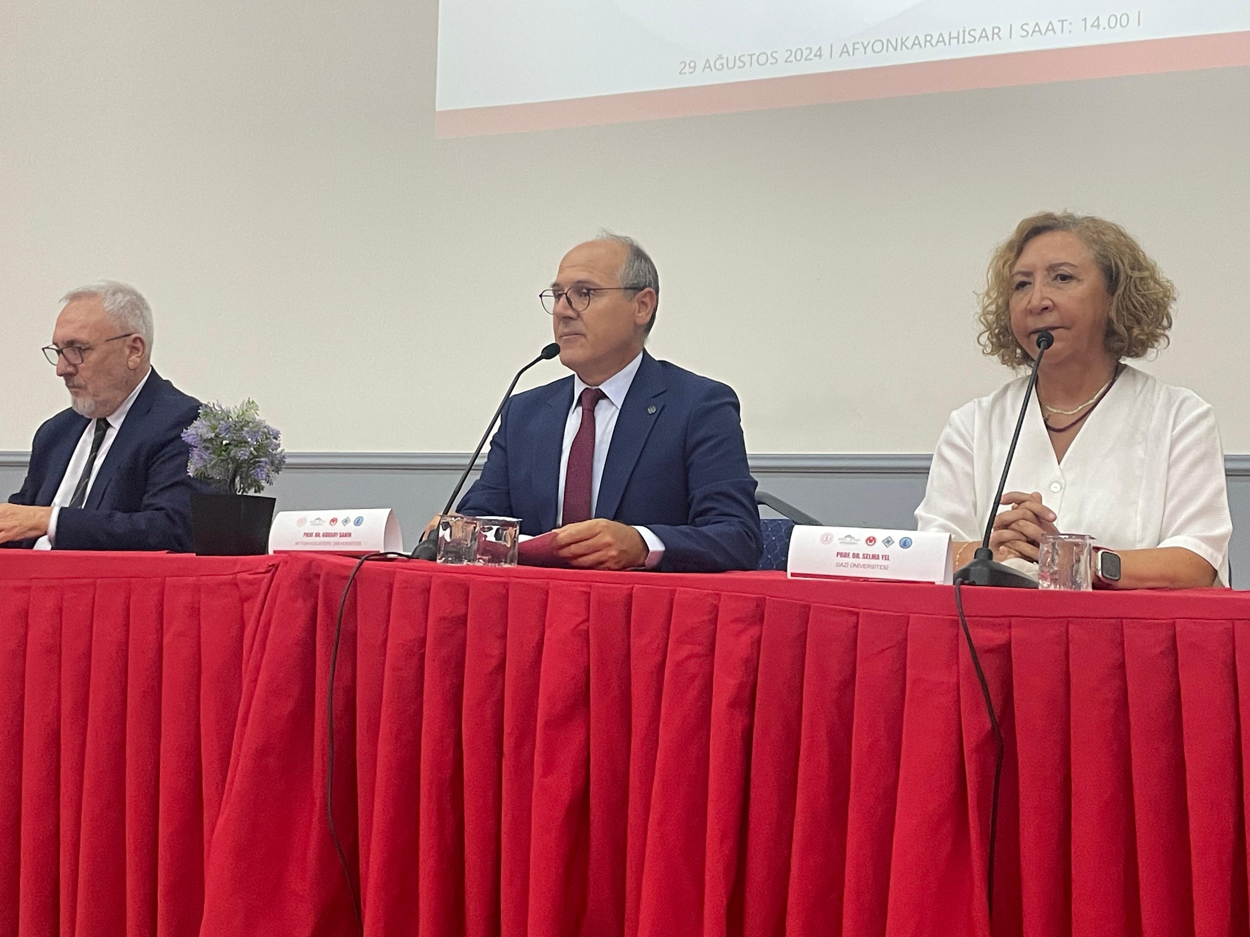 Afyonkarahisar'da "Türk Tarihinin Dönüm Noktası: Büyük Taarruz ve 30 Ağustos" Paneli Gerçekleştirildi