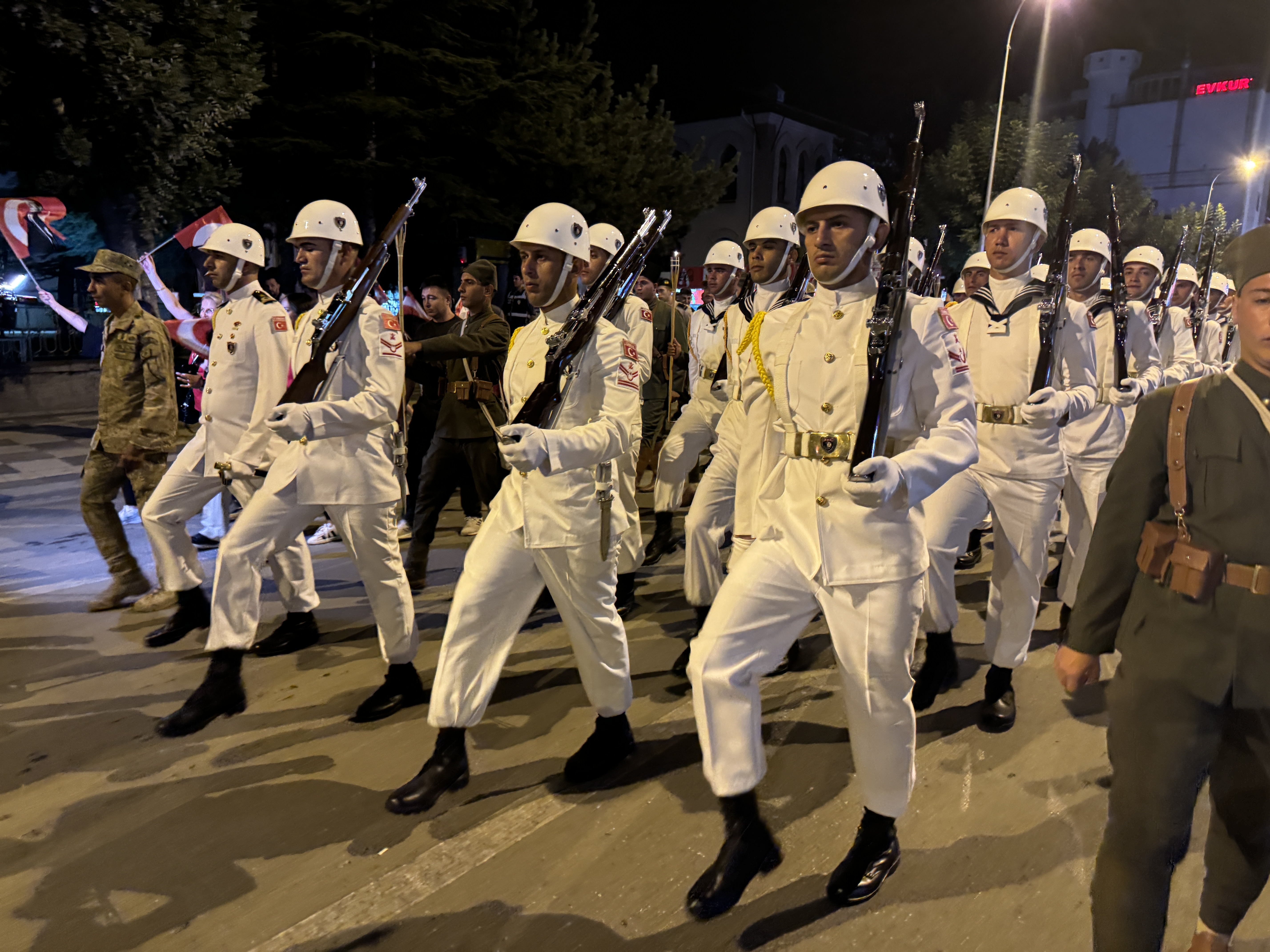 Afyonkarahisar'da "Zafer Bayramı Fener Alayı" Düzenlendi