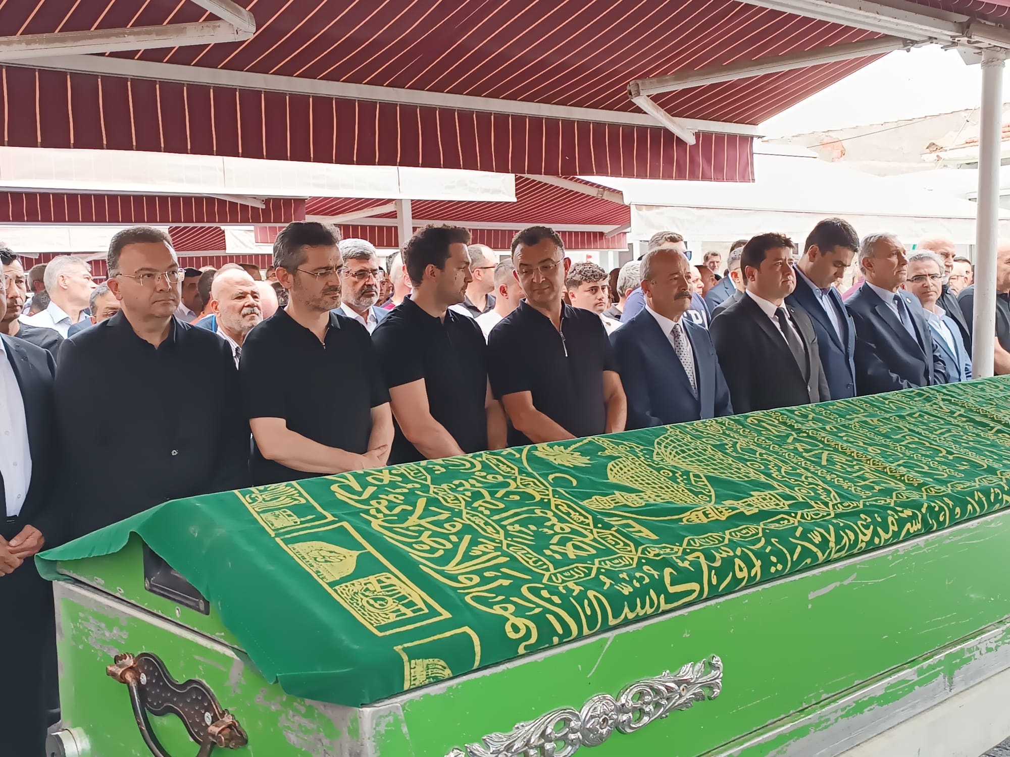 AKÜ'NÜN KURUCU REKTÖRÜ ŞAHAP HOCA SONSUZLUĞA UĞURLANDI