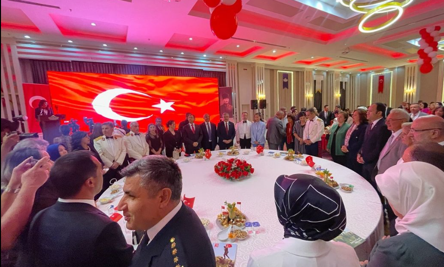 Afyonkarahisar’da 30 Ağustos Coşkusu: Valilik Kabul Töreni Korel Otel’de Gerçekleşti