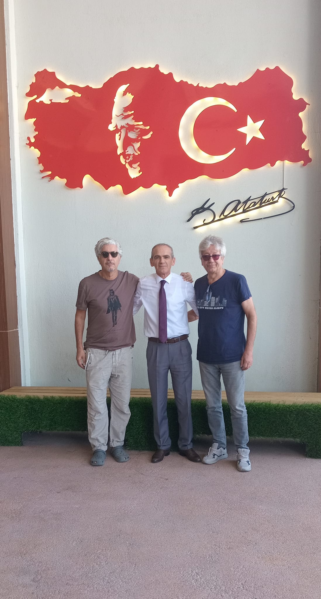 AFBEL Genel Müdürü Mehmet Dereagzı’ndan Süheyl ve Behzat Uygur'a Teşekkür