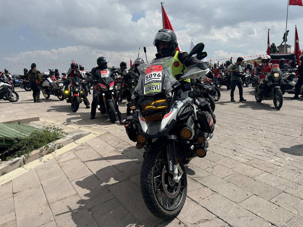 600 MOTOSİKLET GÖNÜLLÜSÜ "SÜVARİNİN İZİNDEN" ETKİNLİĞİ İÇİN BULUŞTU