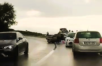 2 ARAÇ KAFA KAFAYA ÇARPIŞTI