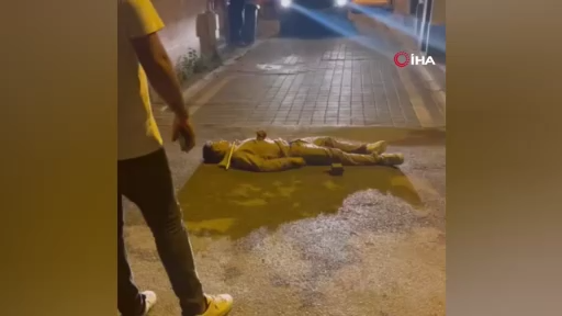 12 Yerinden Bıçaklanan Genç Hayatını Kaybetti