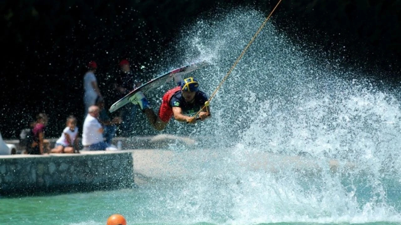 Afyonkarahisar'da Su Altı Sporları Heyecanı: Kablolu Wakeboard Türkiye Şampiyonası Başlıyor