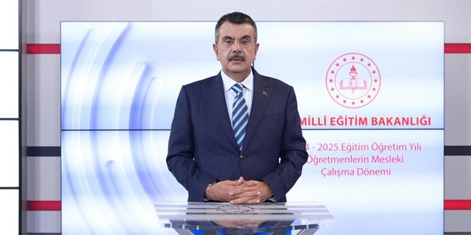 Bakan Tekin, Mesleki Çalışma Döneminde öğretmenlere hitap etti