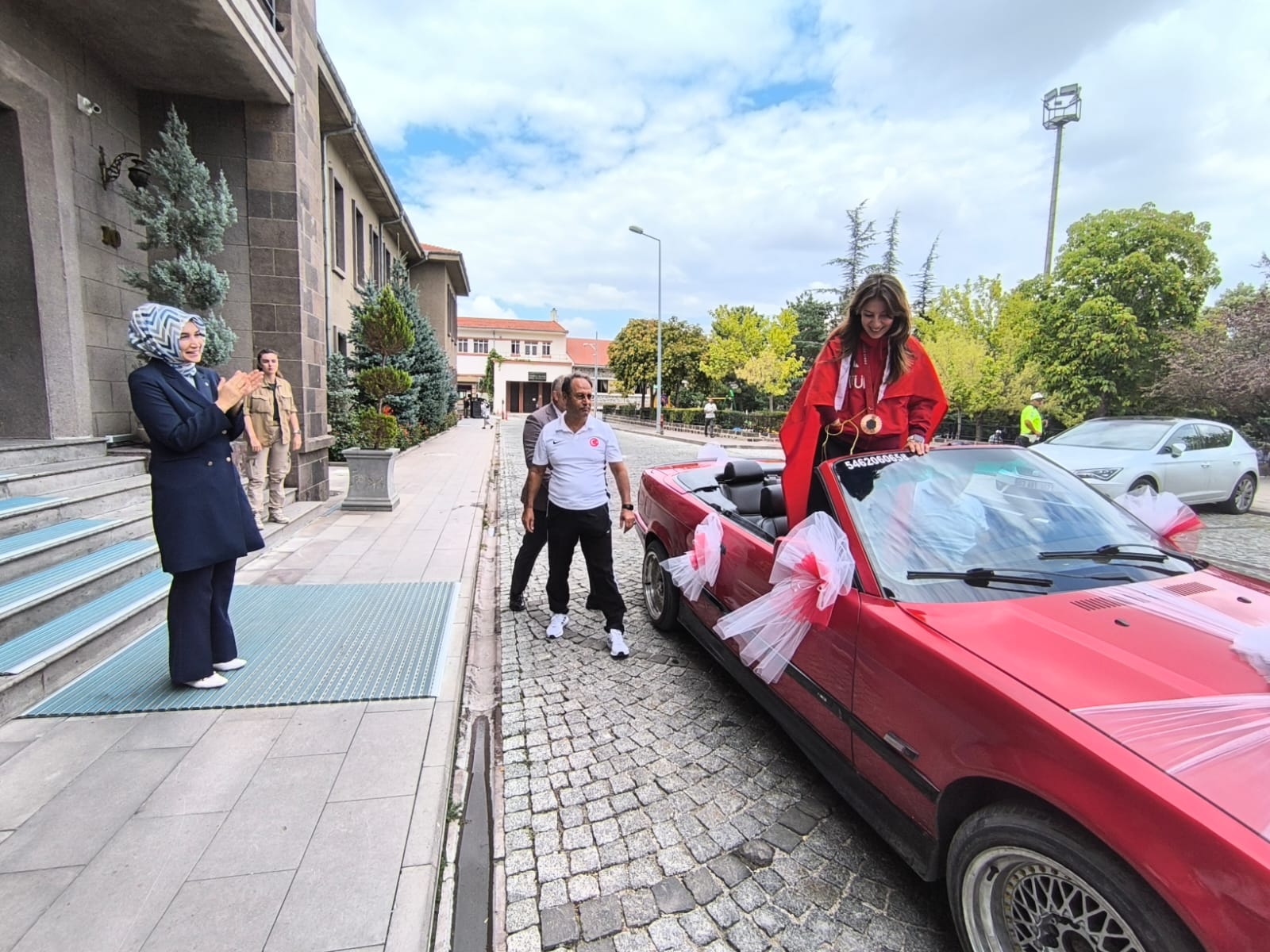 MERYEM ŞAMPİYON GİBİ KARŞILANDI