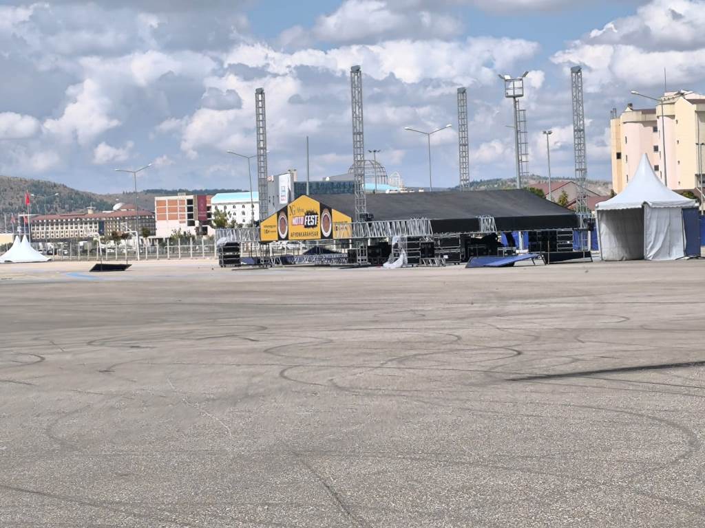 MOTORSPORLARI MERKEZİNDE HAZIRLIKLAR SÜRÜYOR