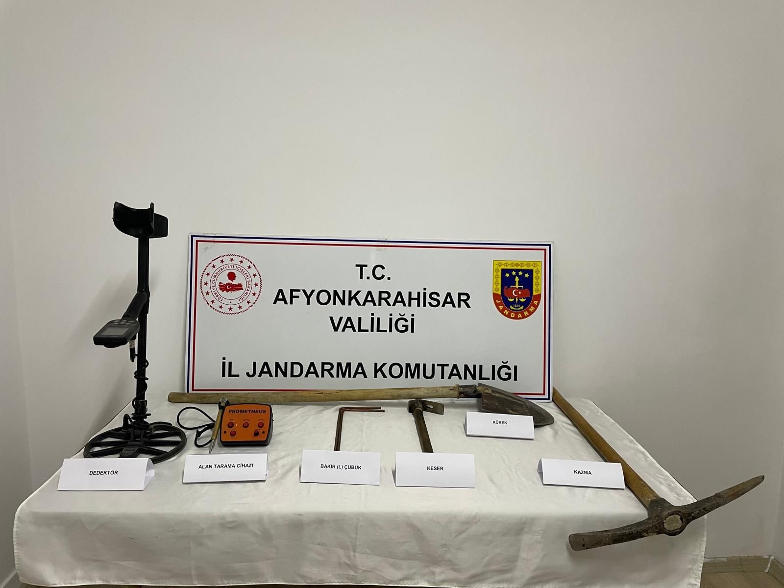 Definecilerin Şüpheli Davranışları Jandarmanın Dikkatinden Kaçmadı