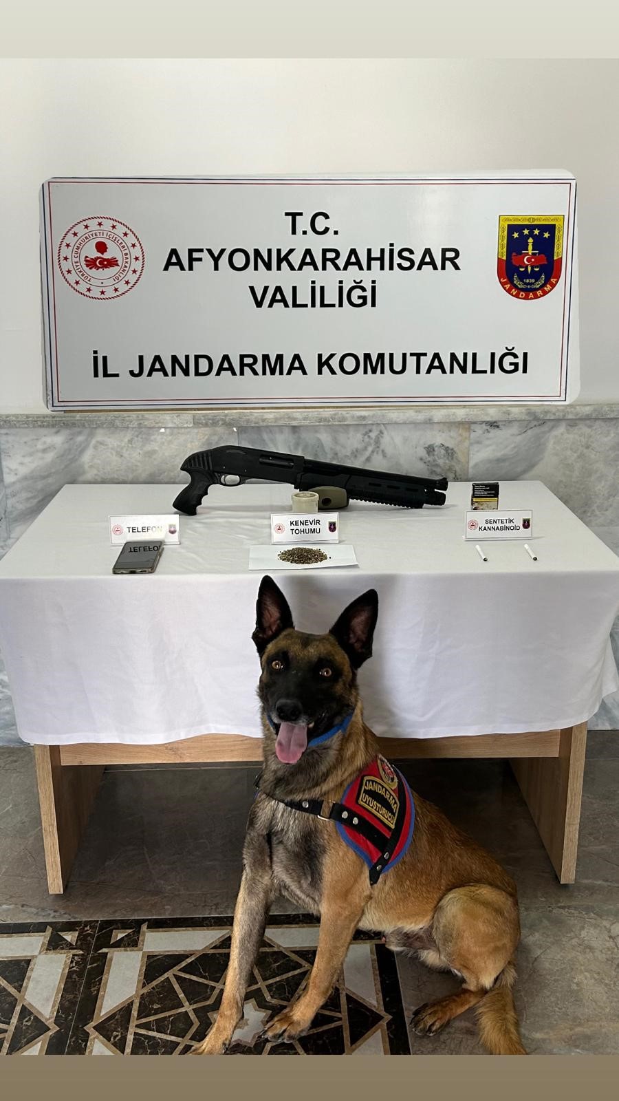 Afyonkarahisar'da Jandarmadan Uyuşturucu Operasyonu!