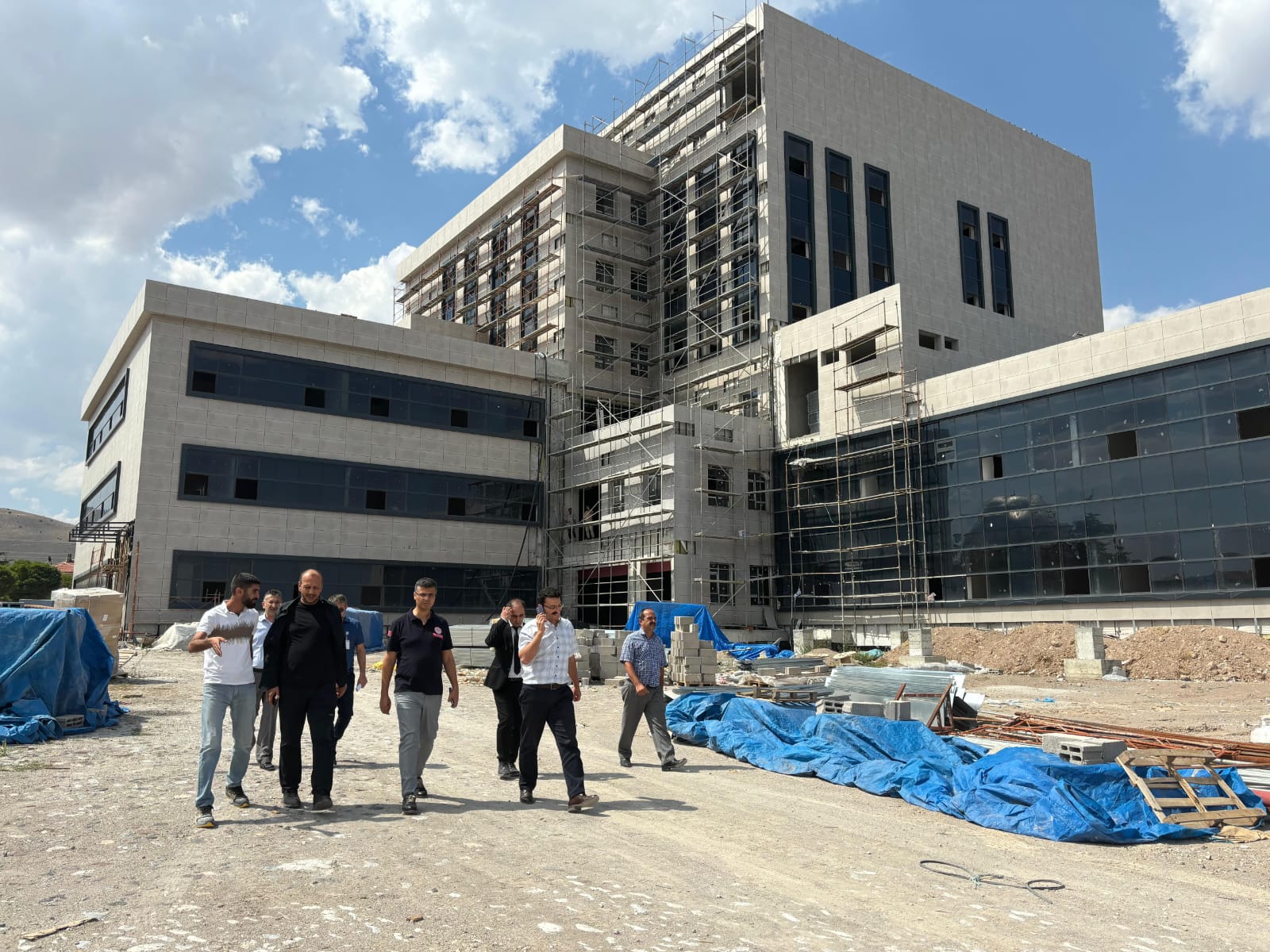 İl Sağlık Müdürü Korkmaz ve Destek Hizmetleri Başkanı Emirdağ'da İncelemelerde Bulundu
