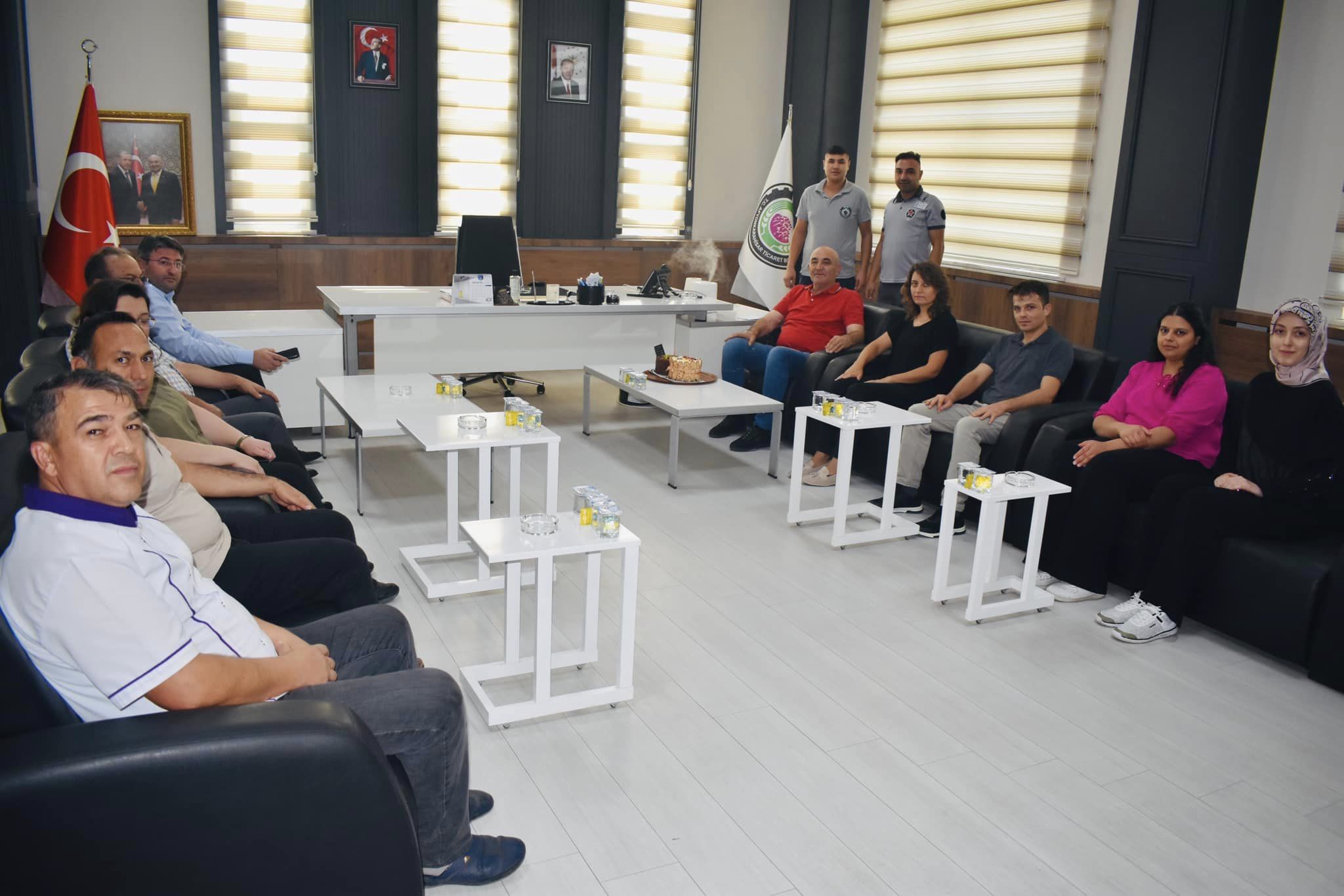 Afyonkarahisar Ticaret Borsası'ndan Başkan Mühsürler'e Doğum Günü Sürprizi