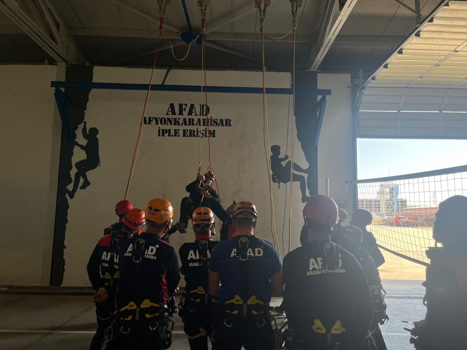 AFAD'DA EĞİTİMLER HIZ KESMEDEN DEVAM EDİYOR