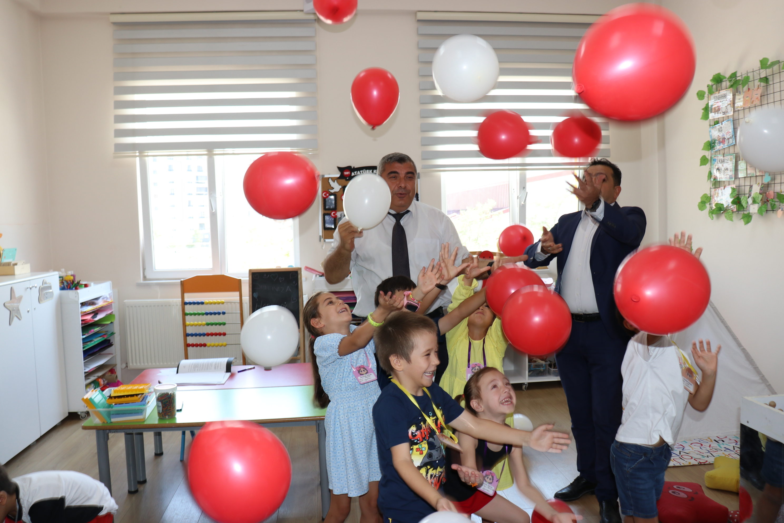 Miniklerin Heyecanına Müdür Sünnetci’de Ortak Oldu
