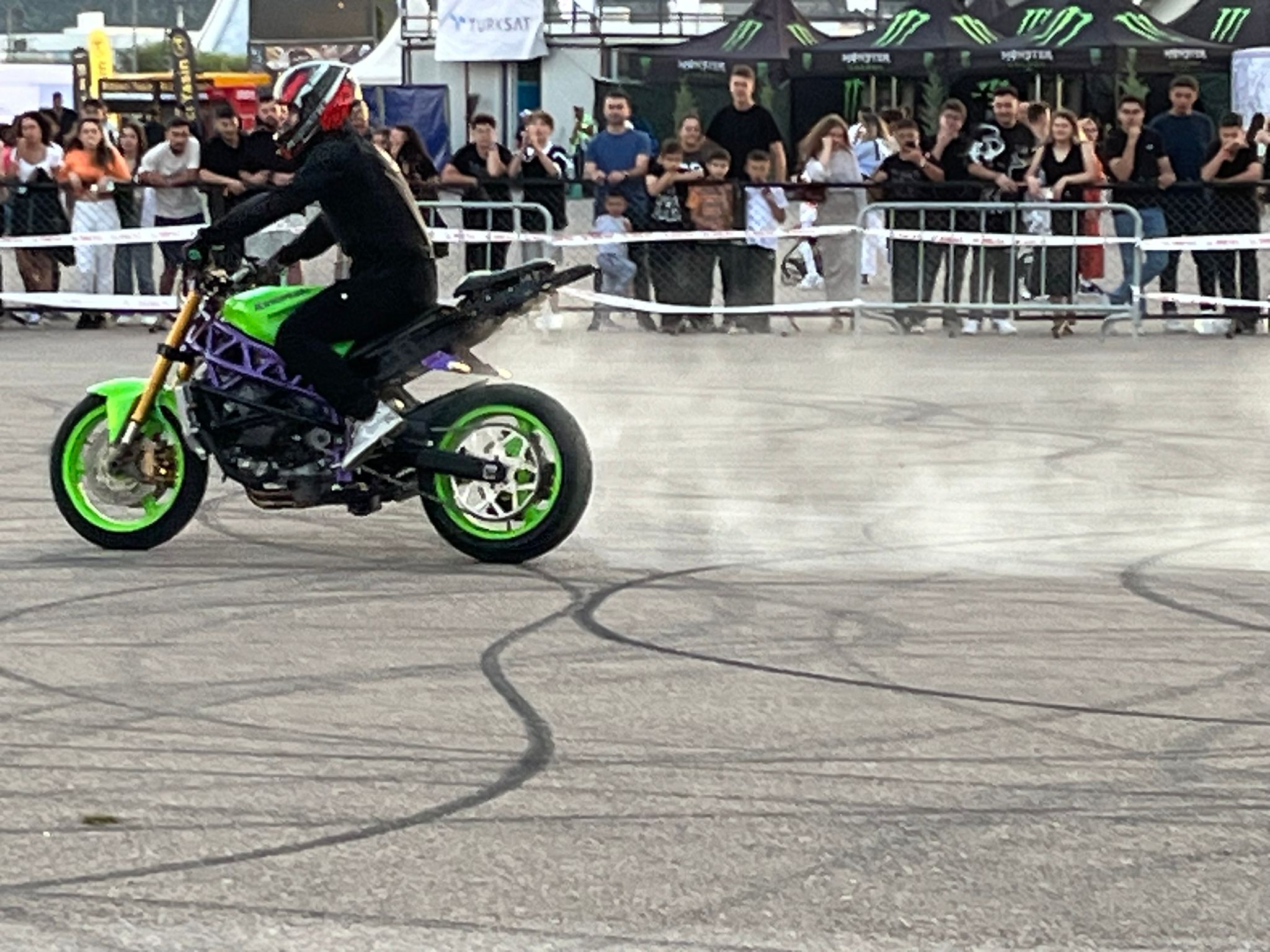 MotoGP'de Eren Çelik'ten Nefes Kesen Gösteri