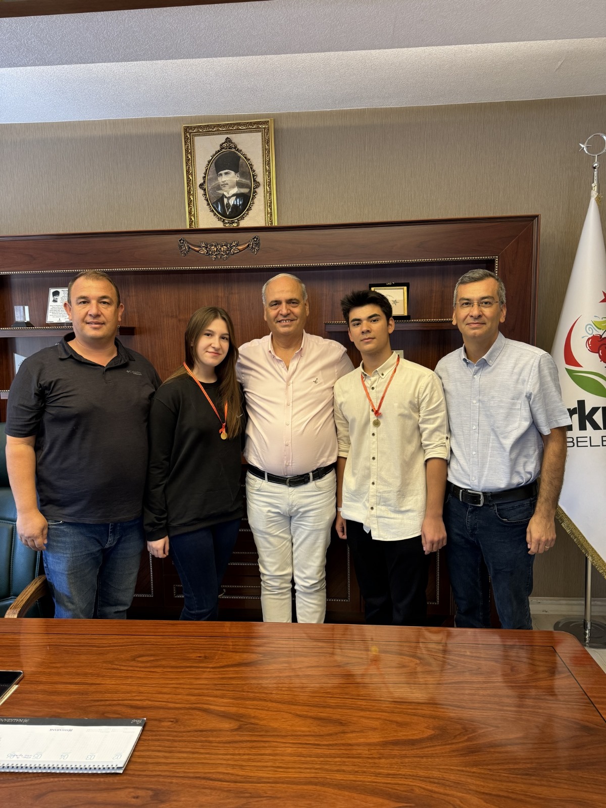 Başkan Şahin’den Dereceye Giren Öğrencilere Cumhuriyet Altını!