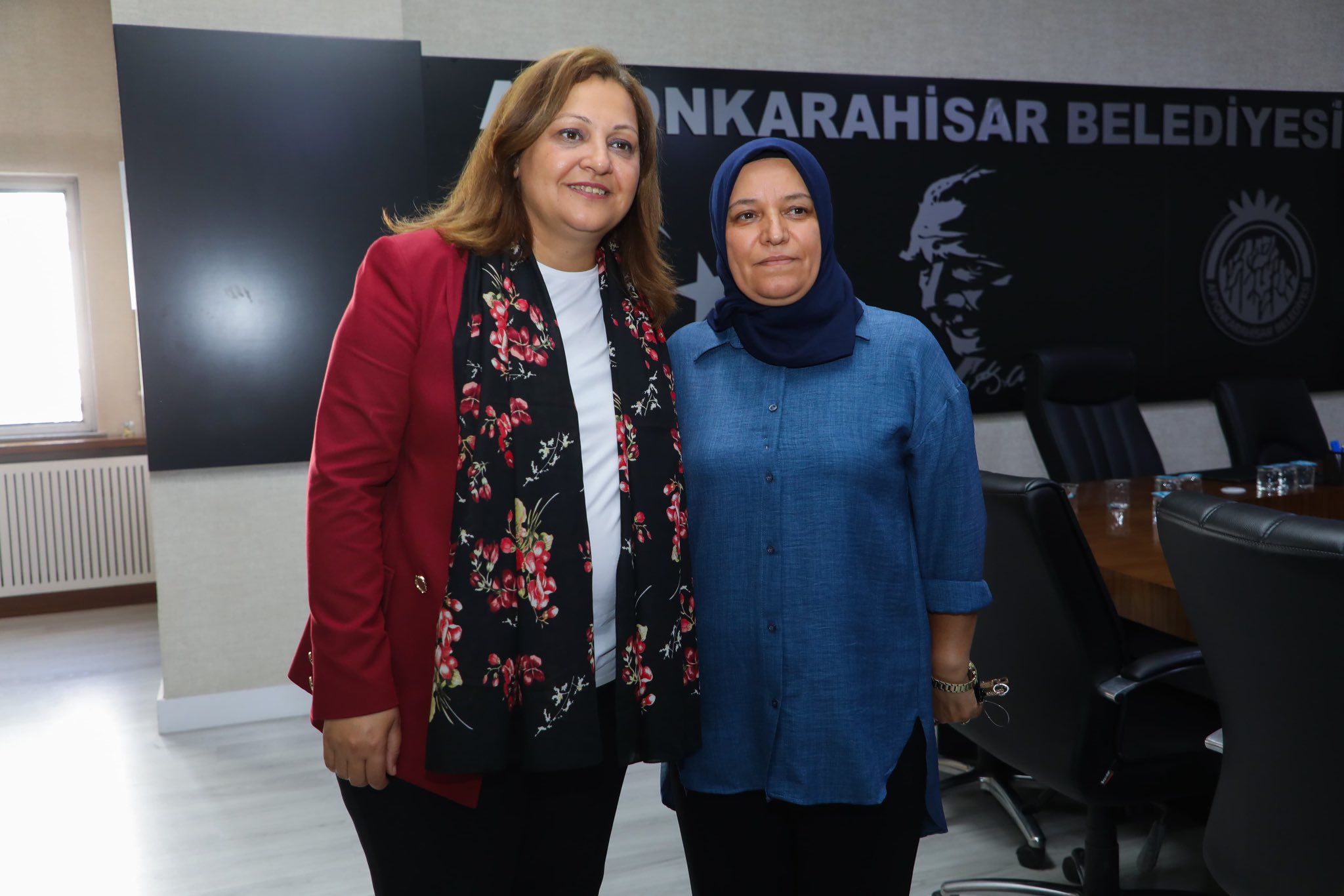 Başkan Köksal Yakından İlgilendi Şehit Ailelerini Makamında Ağırladı