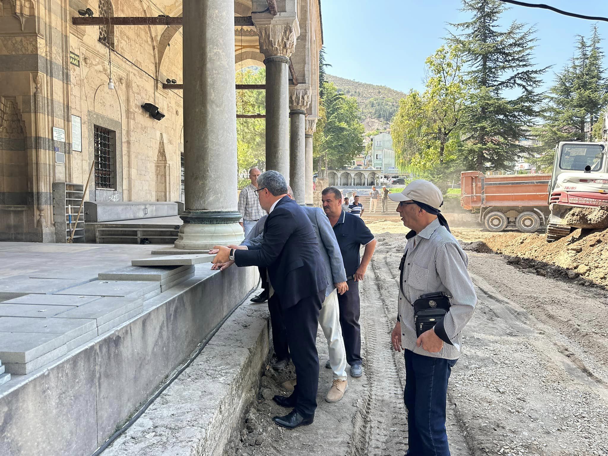 AK Partili Özkaya Yerinde İnceledi İmaret Camii’nde Çalışmalar Sürüyor