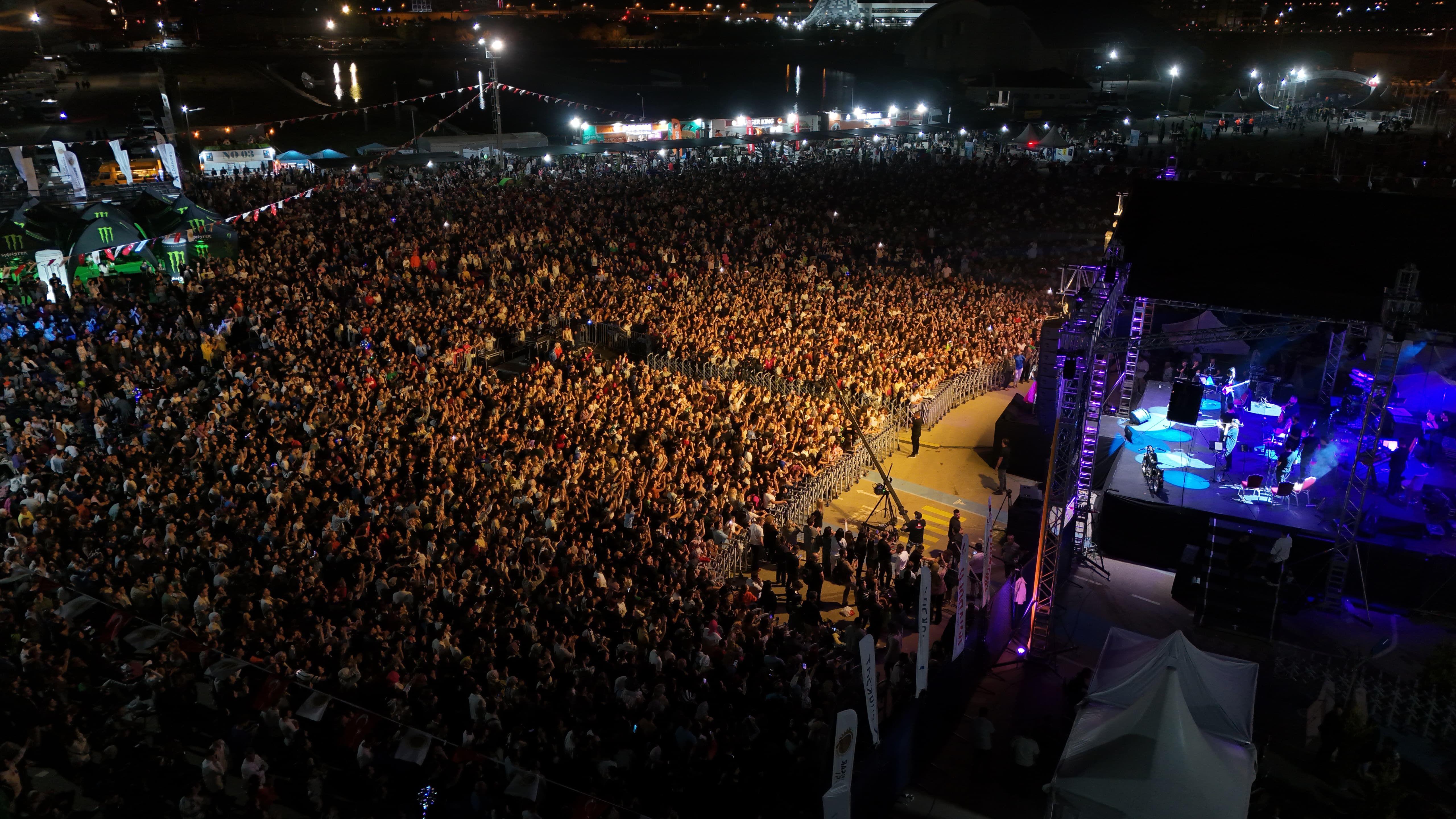 NG AFYON MOTOFEST’TE ŞEVVAL SAM VE DJ ASLI POLAT COŞKUSU