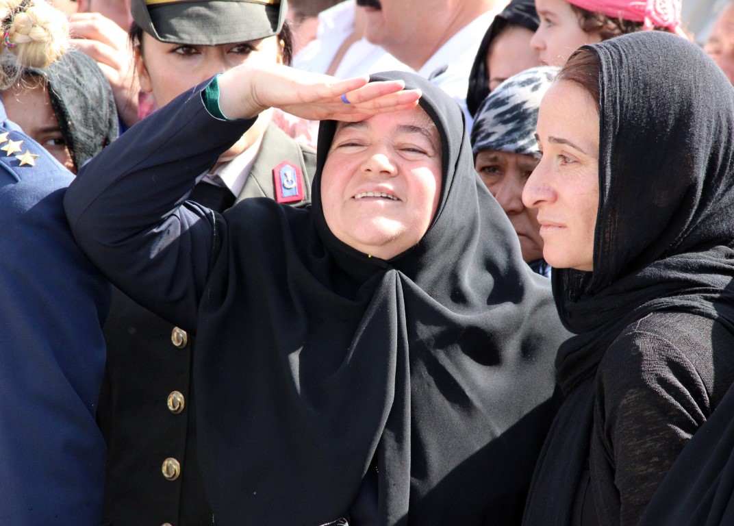 “EVLATSIZ YAŞANIR, VATANSIZ YAŞANMAZ”