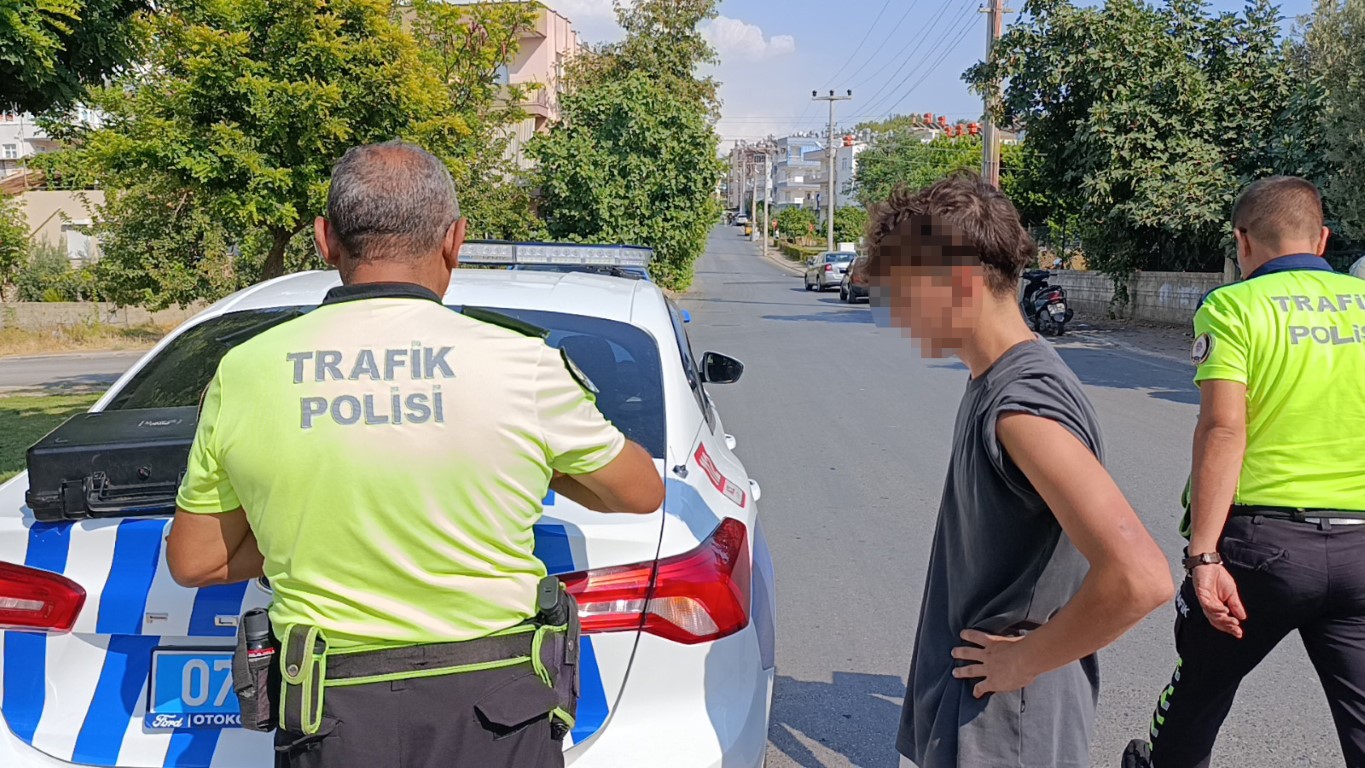 Afacan Sürücü Mahalleyi Birbirine Kattı