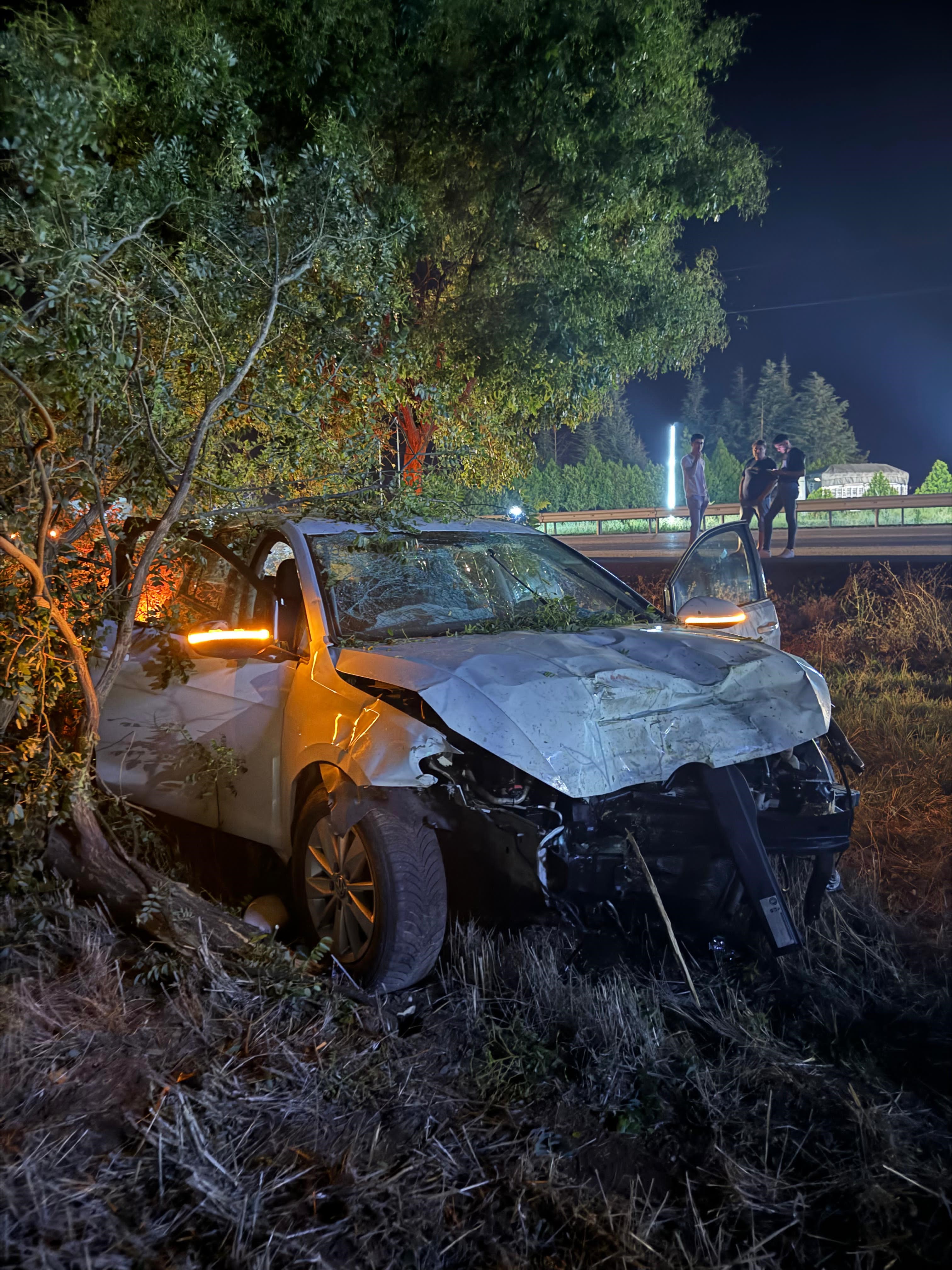 Afyon'da Feci Kaza: 2 ölü 3 yaralı