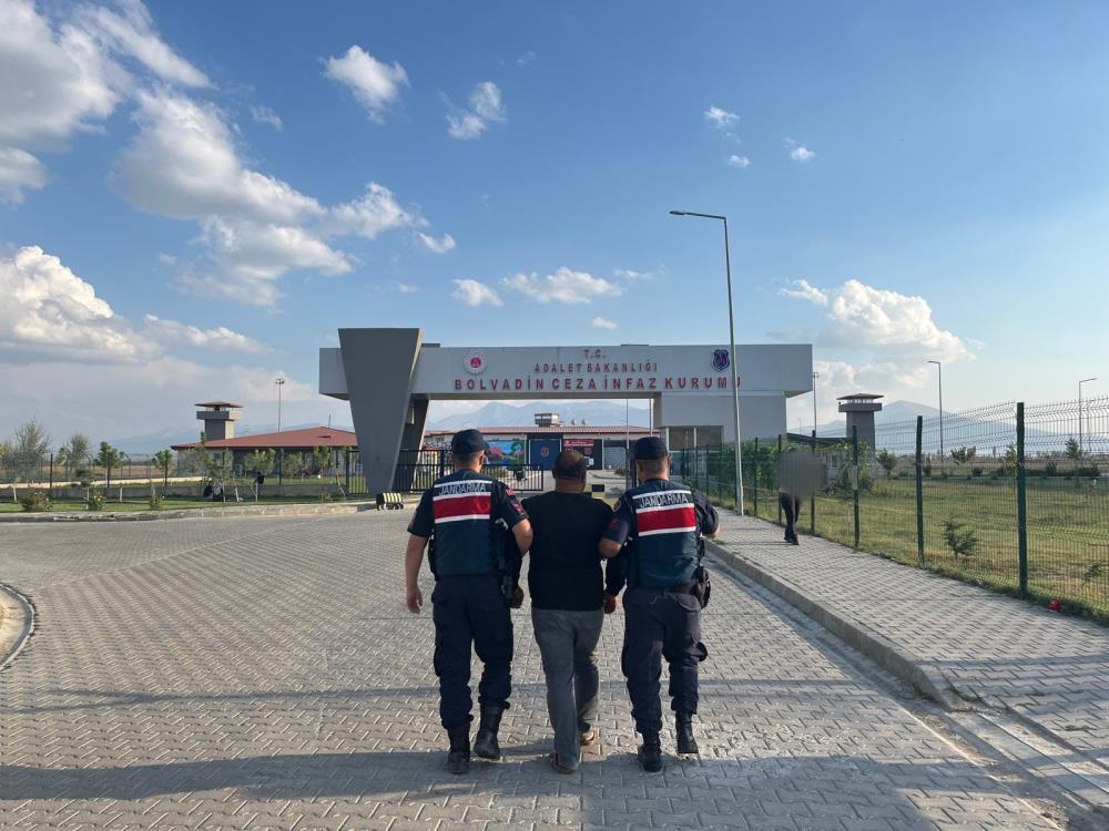 Hırsızlık Suçundan Aranıyordu: 3 yıl 9 ay hapis cezasıyla aranan şahıs yakalandı
