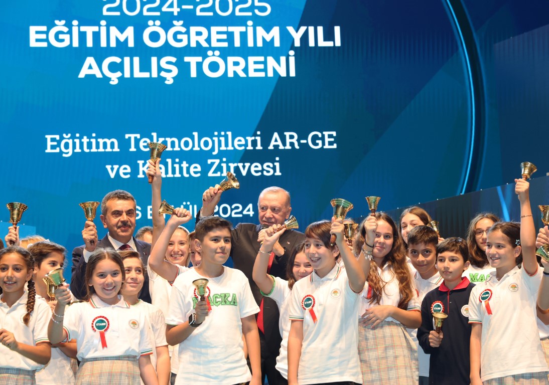 Cumhurbaşkanı Erdoğan'dan Sosyal Medya Uyarısı:  “Tuzağın Merkez Üssü”