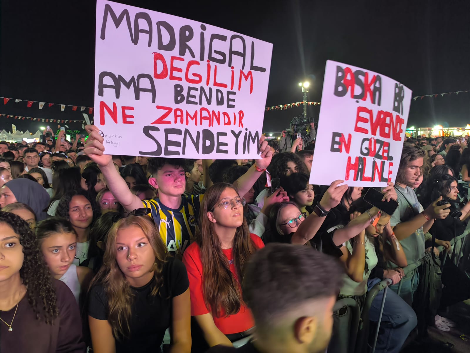 MADRİGAL'DAN UNUTULMAYACAK PERFORMANS
