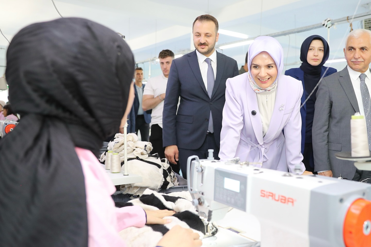 BAKAN GÖKTAŞ'TAN TEKSTİL FABRİKASINA ZİYARET