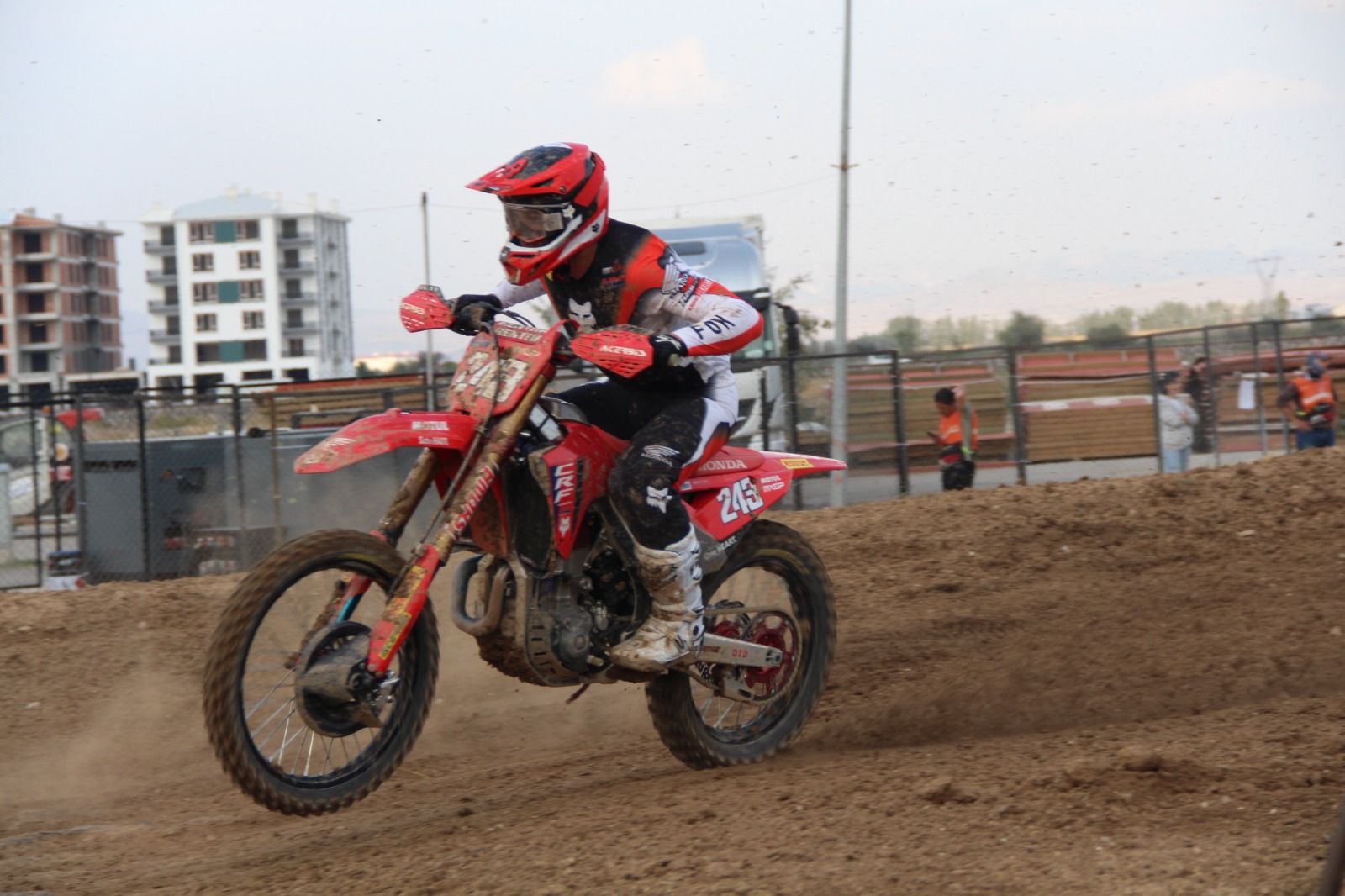 TİM GAJSER AFYON’DA YARIŞ KAYBETMEDİ