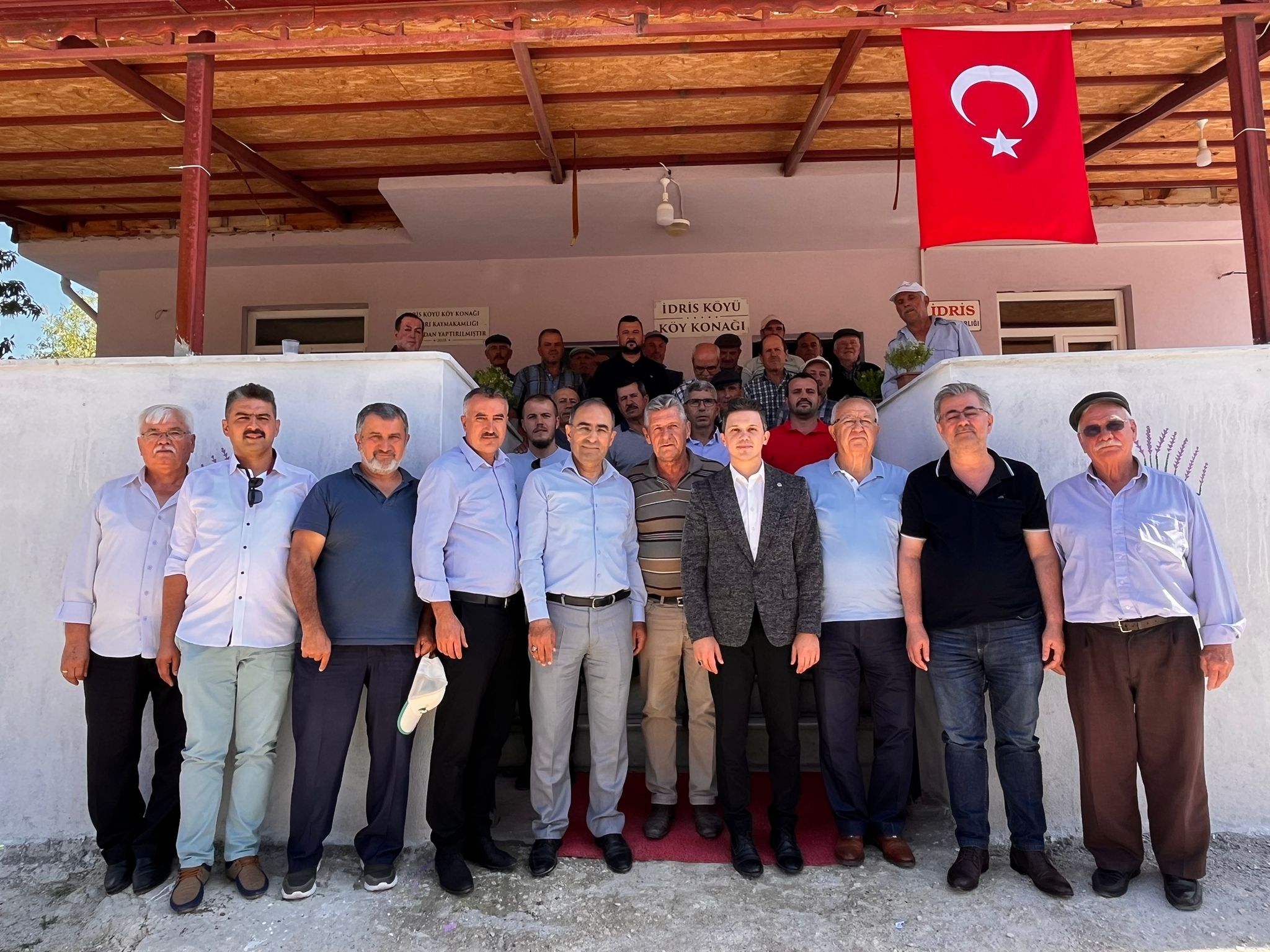 "İNSANLARA DOKUNABİLMEK, YARASI VARSA YARASINI SARABİLMEK İÇİN ÇALIŞIYORUZ"