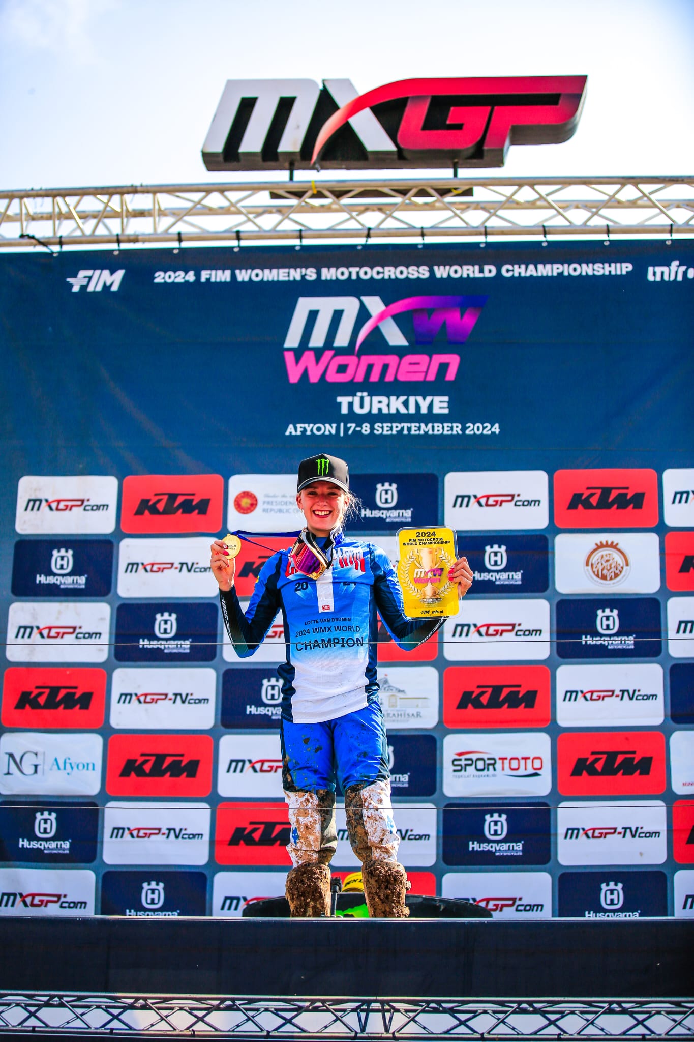 DÜNYA KADINLAR MOTOKROS ŞAMPİYONU TÜRKİYE'DE BELLİ OLDU!  WMX DÜNYA KADINLAR MOTOKROS ŞAMPİYONU VAN DRUNEN OLDU