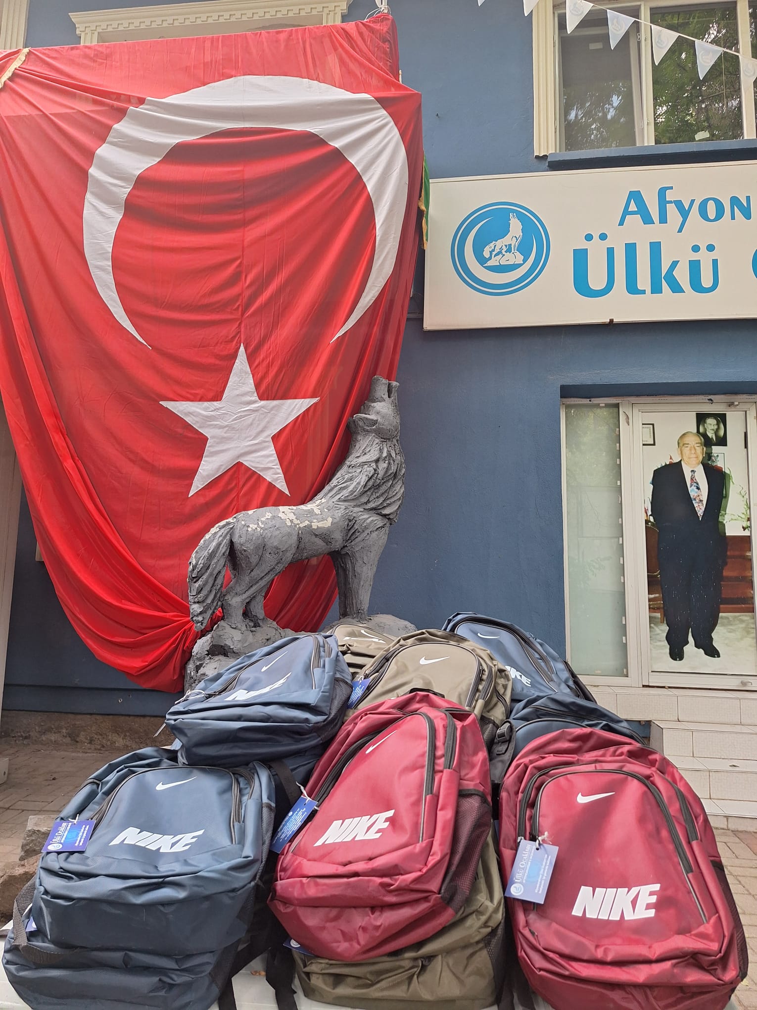 AFYONKARAHİSAR ÜLKÜ OCAKLARI SOSYAL SORUMLULUK PROJELERİ İLE ÖRNEK OLMAYA DEVAM EDİYOR.